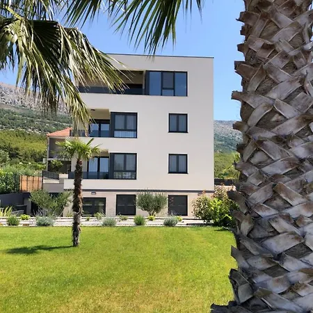 19 Apartment Podstrana